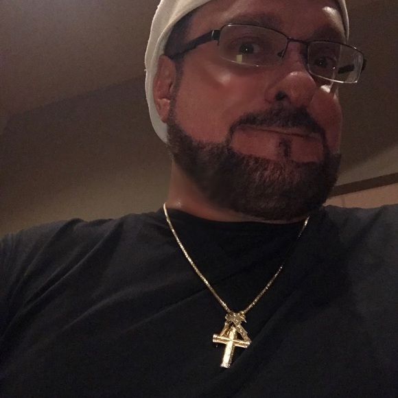 Meet your Posher, Denny - Picture 3 of 6